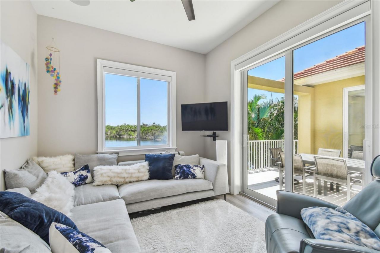 17 Franklin Court S, Unit C, Saint Petersburg, FL 33711 Photo