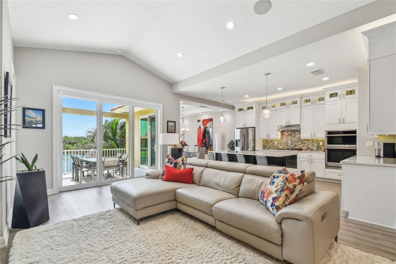 17 Franklin Court S, Unit C, Saint Petersburg, FL 33711 Photo