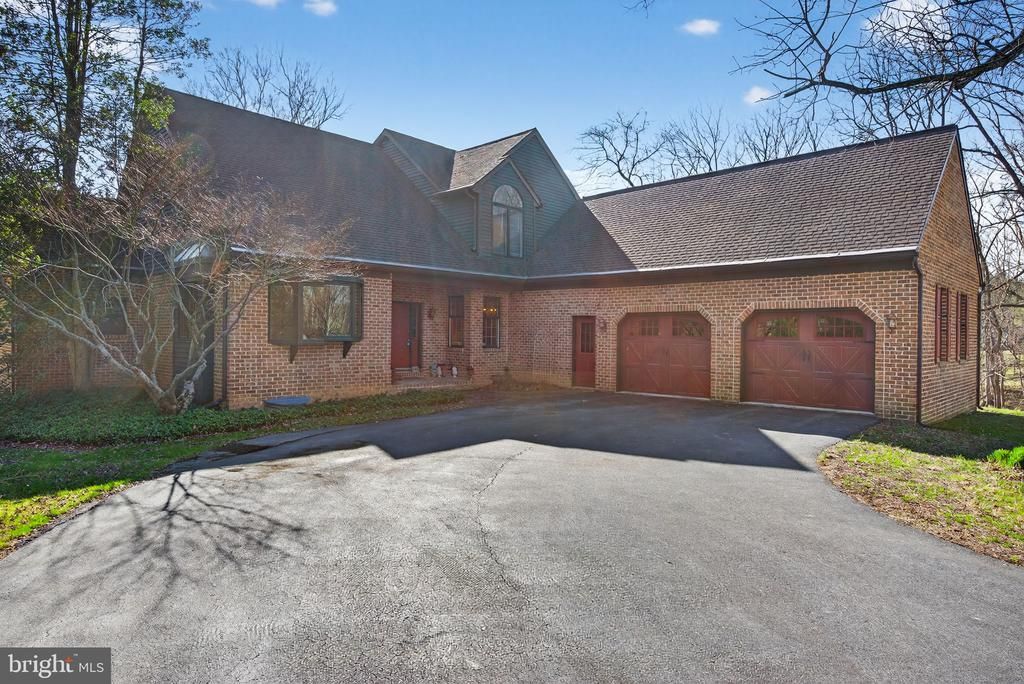 210 Kelly Lane , York, PA 17406 Main Photo