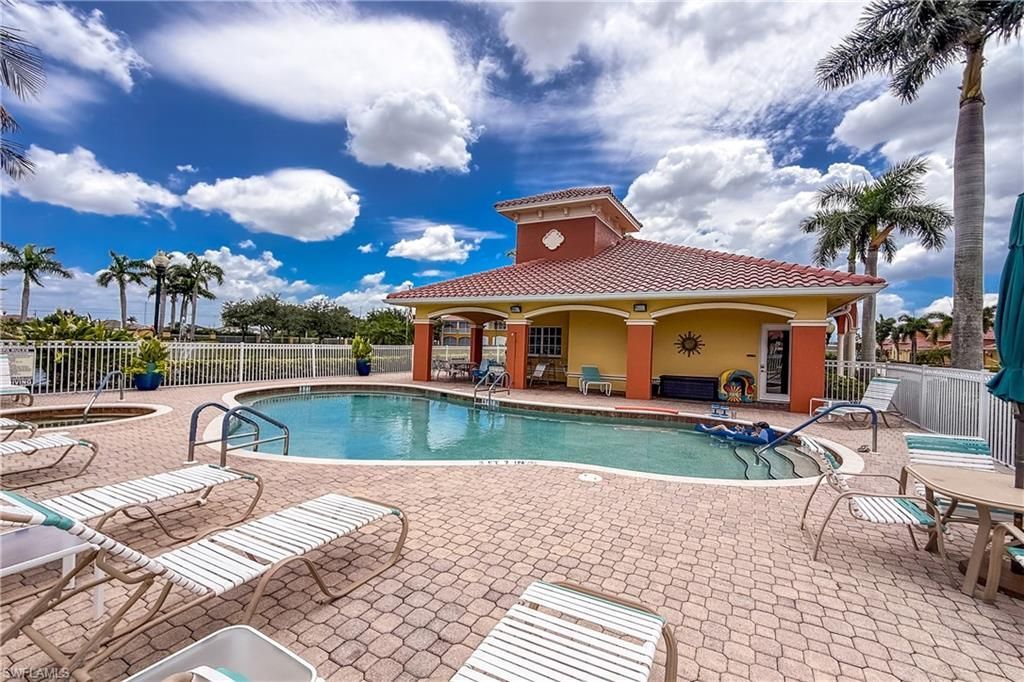 175 Shadroe Cove Cir, Unit 1104, Cape Coral, FL 33991 Photo