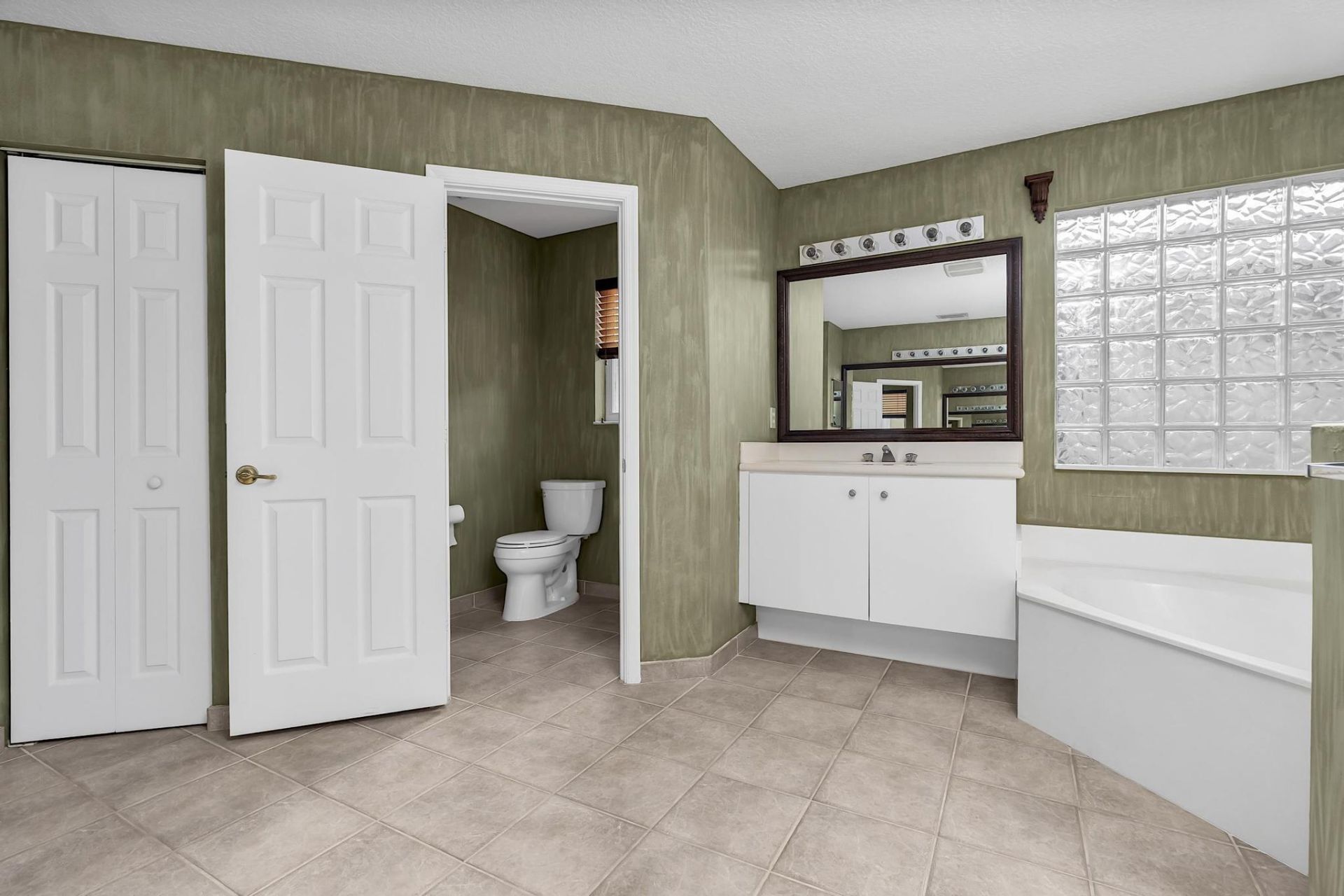 16138 SW 15th Street, Pembroke Pines, FL 33027 Photo