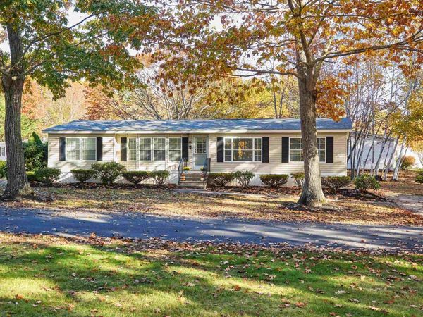 45 Oak Drive, North Hampton, NH 03862