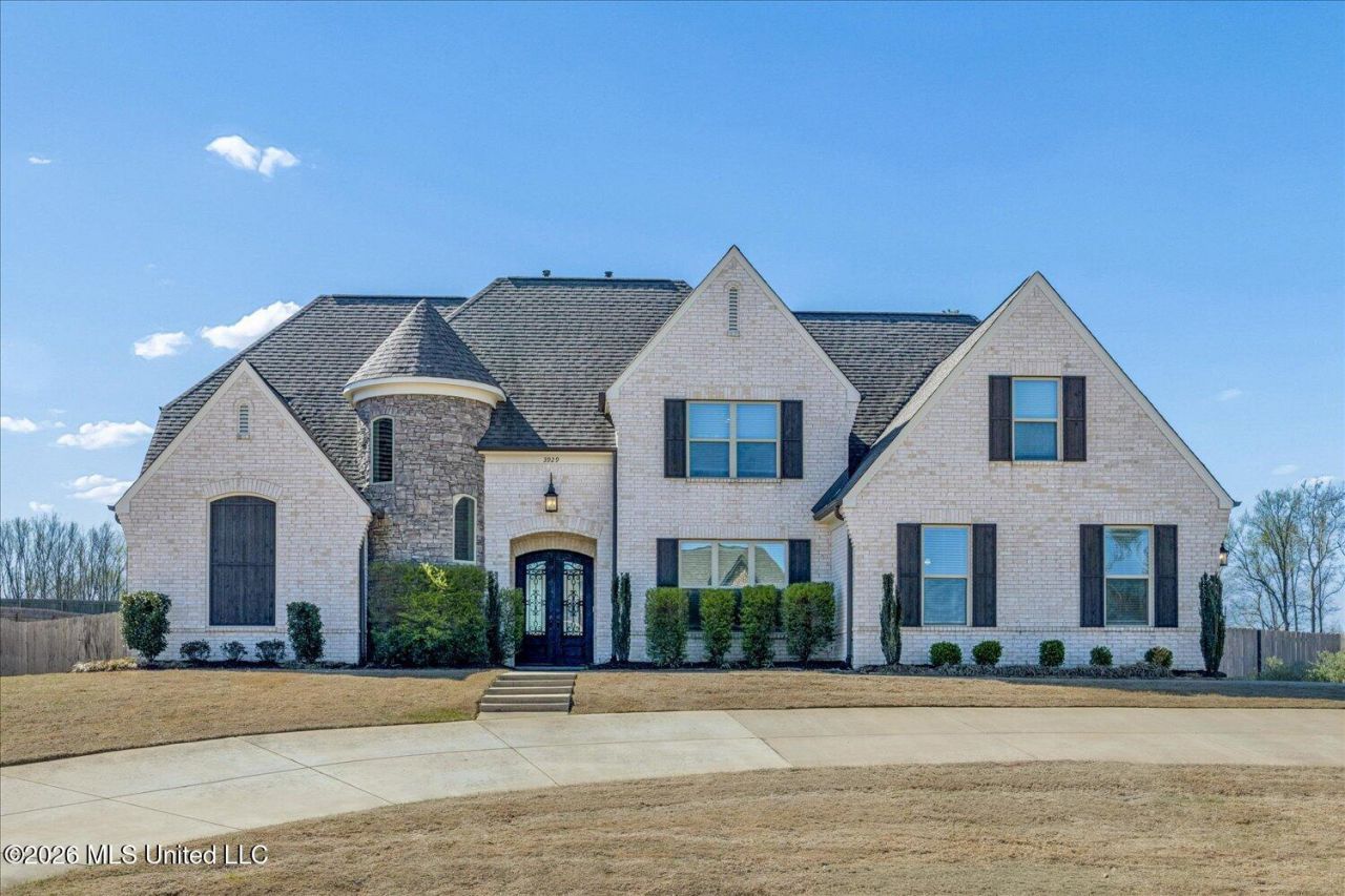 3929 Summer Pointe Drive, Olive Branch, MS 38654 Main Photo