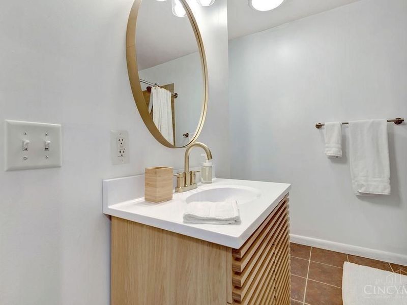 633 Main Street, Unit 2, Cincinnati, OH 45202 Photo 16