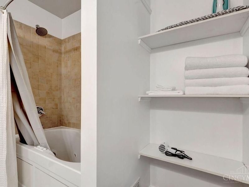 633 Main Street, Unit 2, Cincinnati, OH 45202 Photo 17