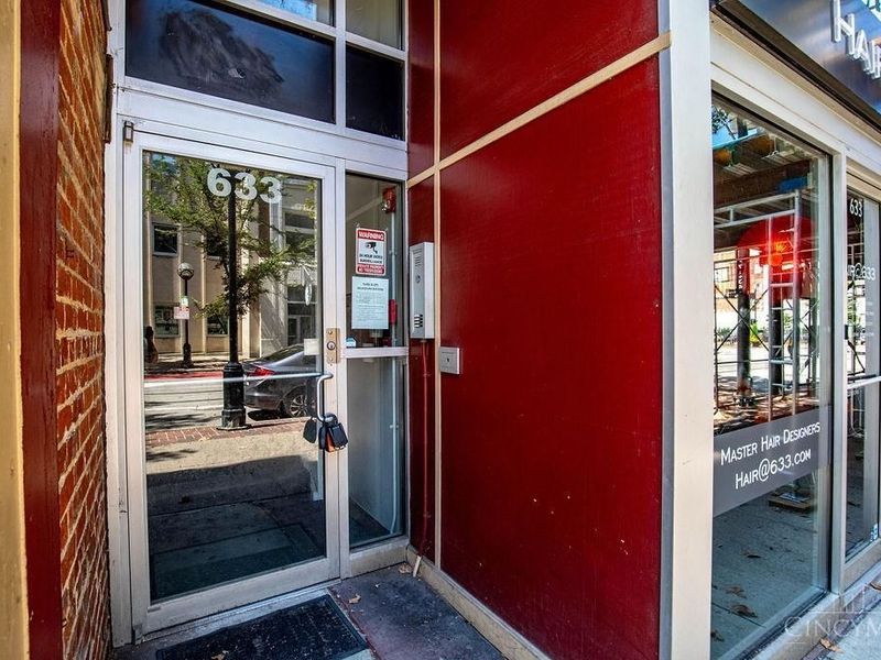 633 Main Street, Unit 2, Cincinnati, OH 45202 Photo 3