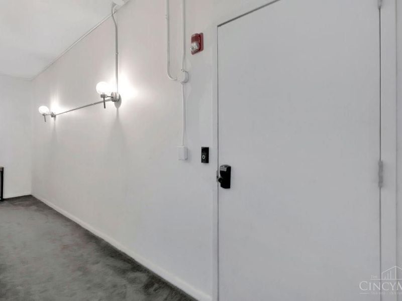 633 Main Street, Unit 2, Cincinnati, OH 45202 Photo 4