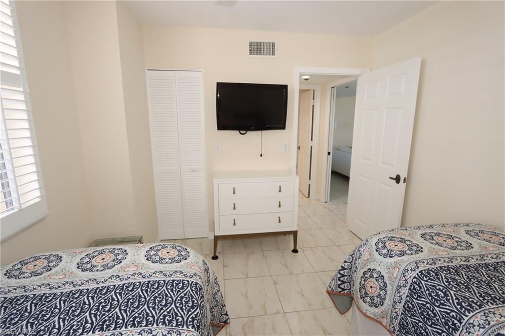 5550 Heron Point Dr, Unit 902, Naples, FL 34108 Photo