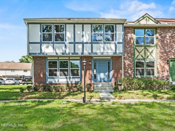 8211 KENSINGTON Square, Jacksonville, FL 32217