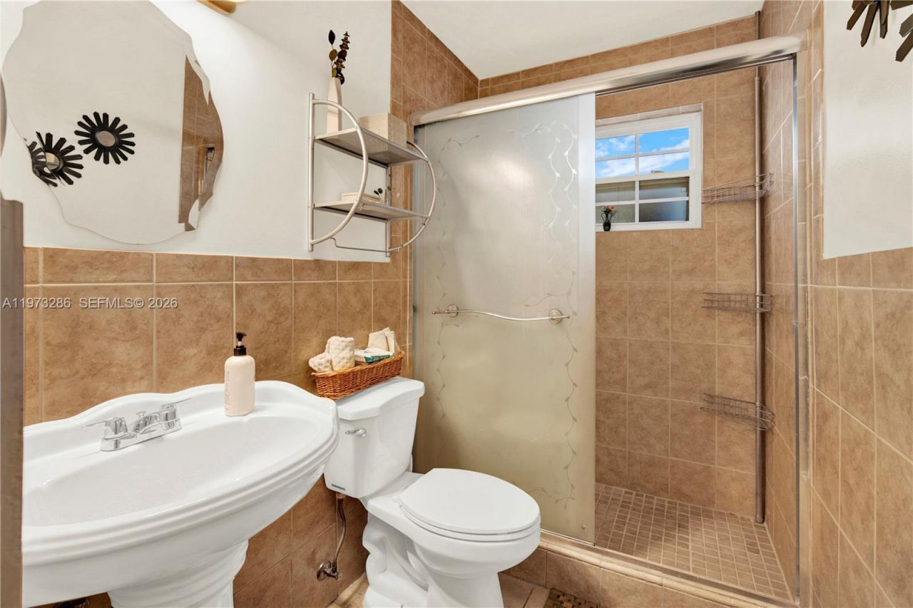 7320 NW 2nd St , Pembroke Pines, FL 33024 Photo