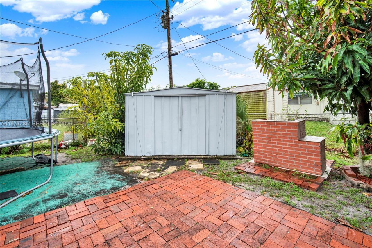 7320 NW 2nd St , Pembroke Pines, FL 33024 Photo