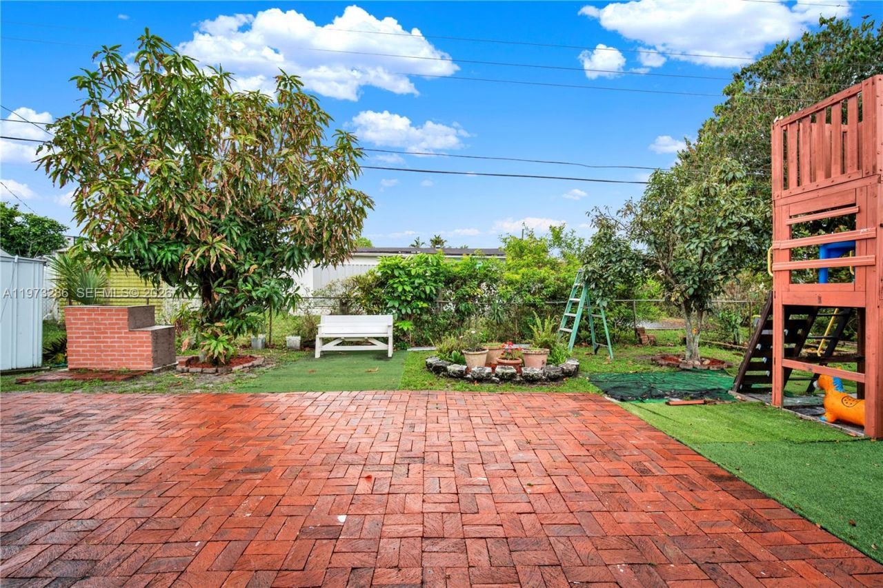 7320 NW 2nd St , Pembroke Pines, FL 33024 Photo