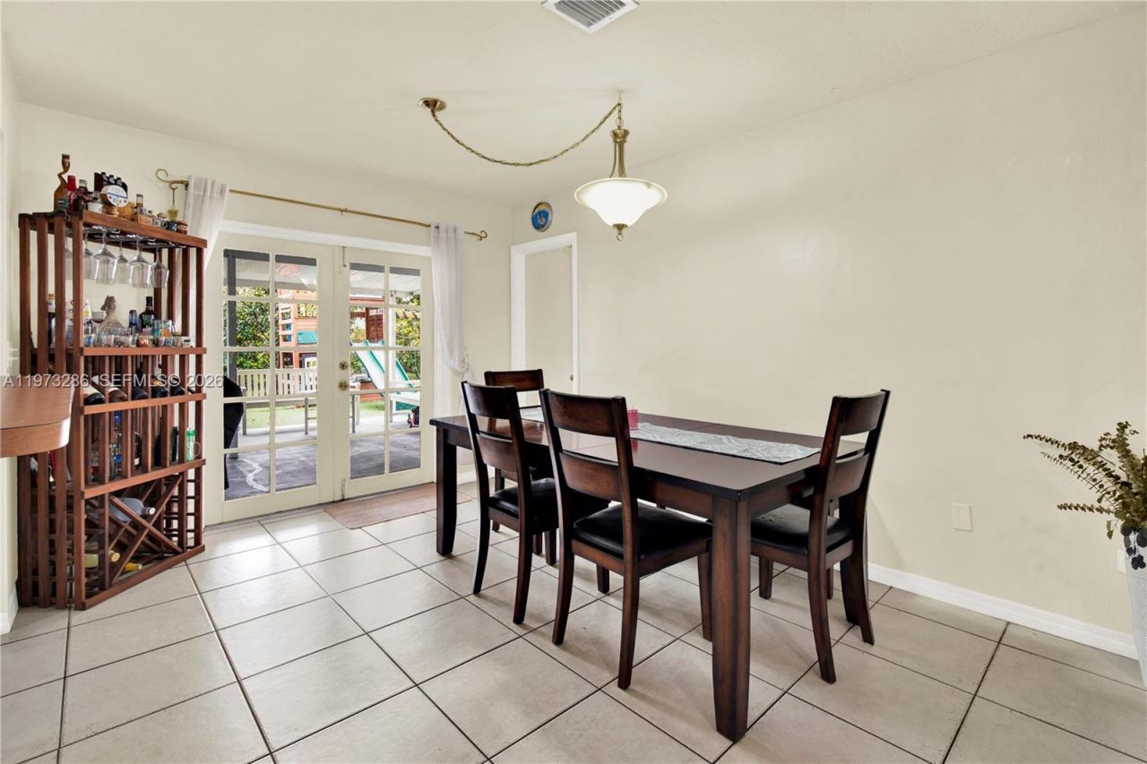 7320 NW 2nd St , Pembroke Pines, FL 33024 Photo