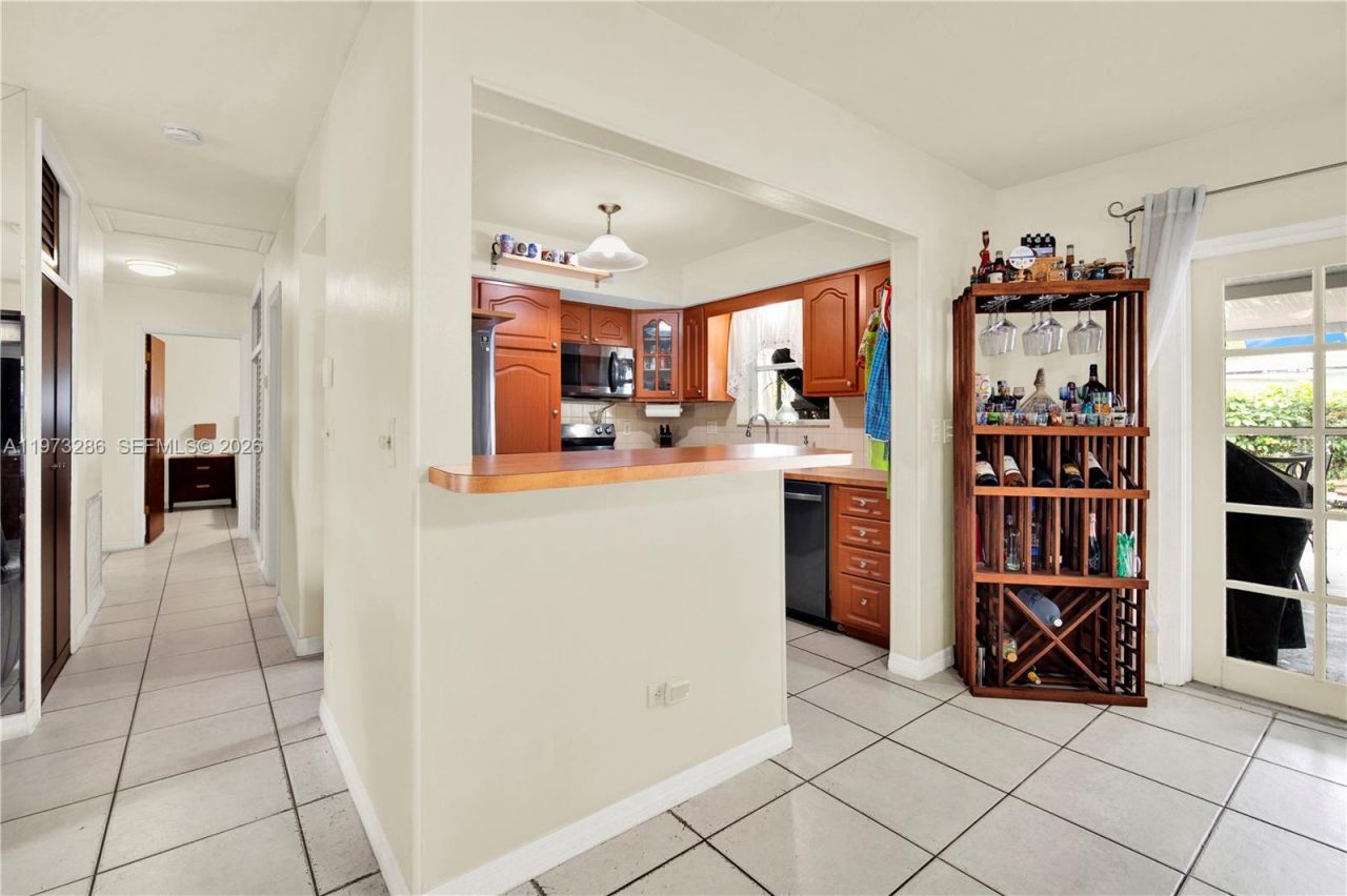 7320 NW 2nd St , Pembroke Pines, FL 33024 Photo