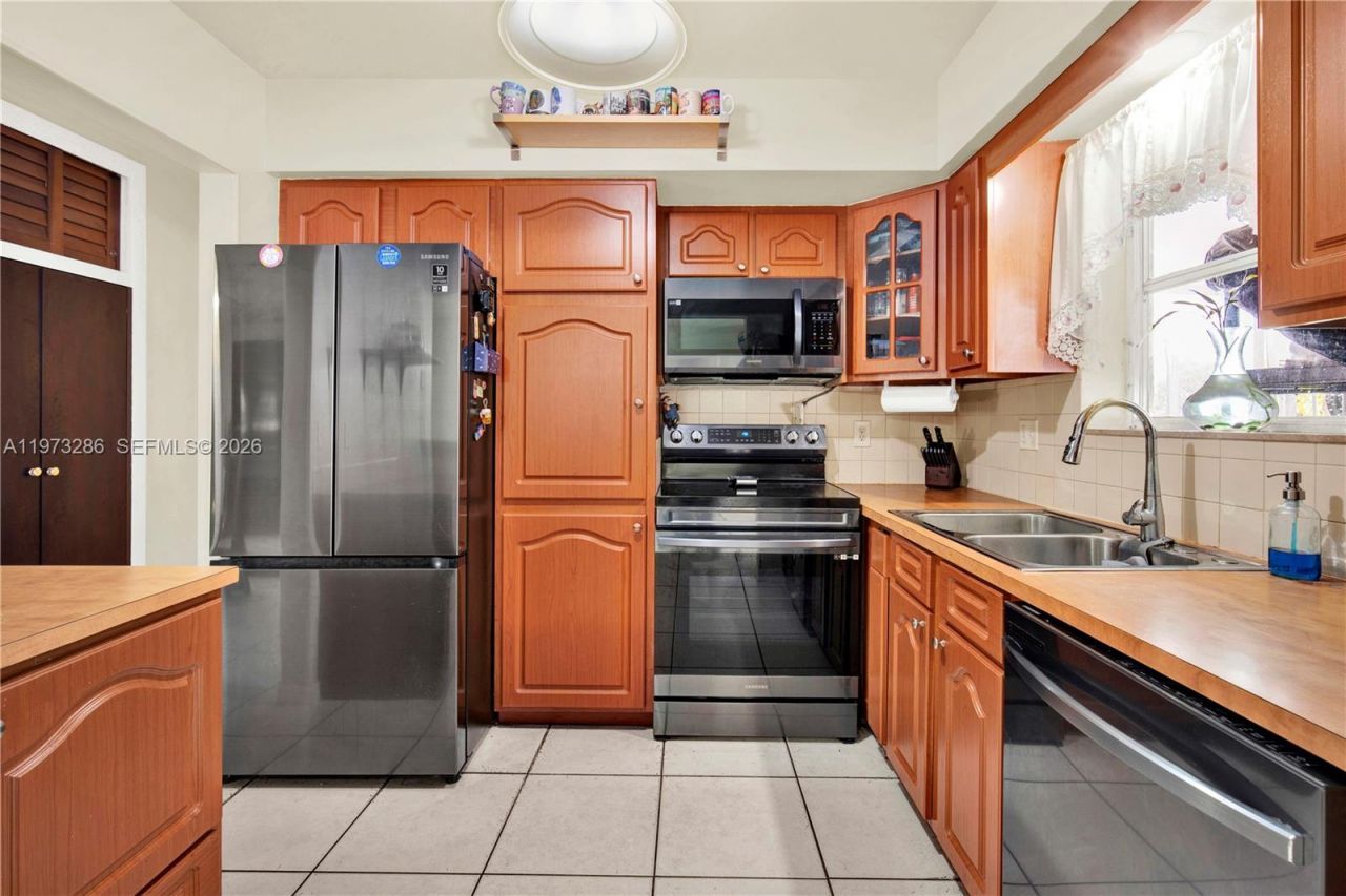 7320 NW 2nd St , Pembroke Pines, FL 33024 Photo