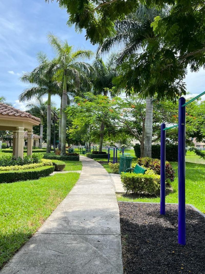 8925 W 35th Ct , Unit 8925, Hialeah, FL 33018 Photo