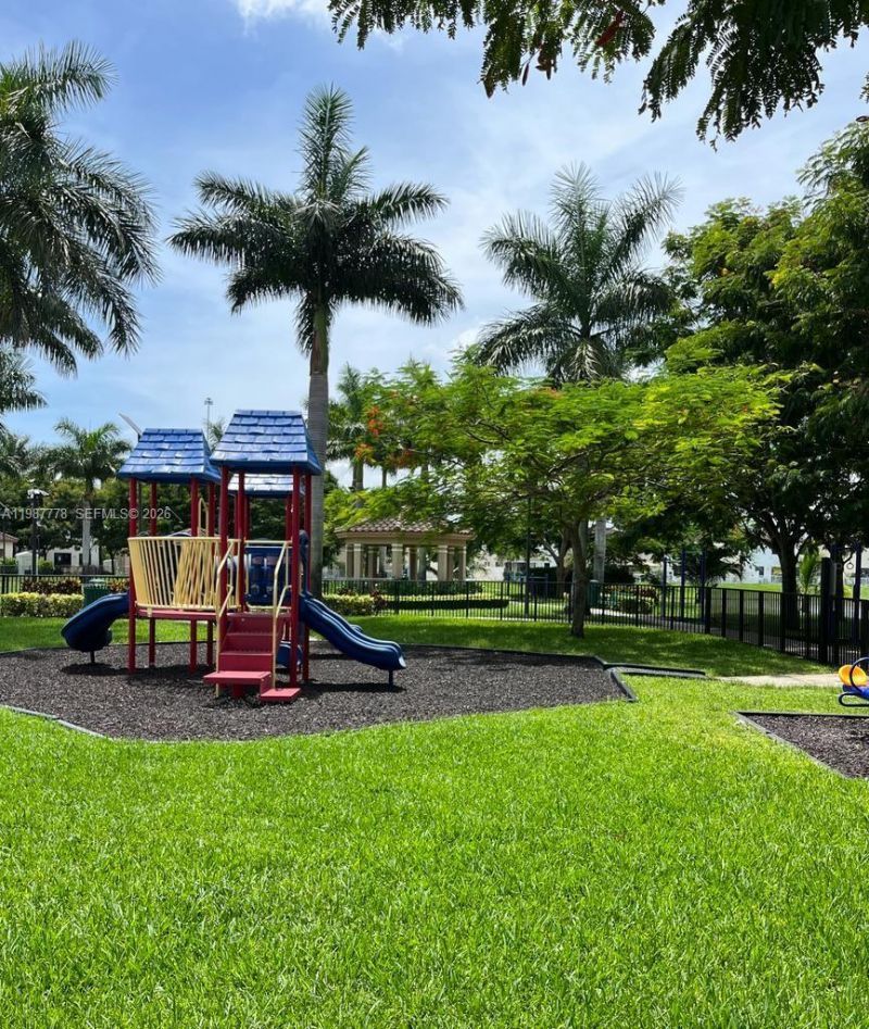 8925 W 35th Ct , Unit 8925, Hialeah, FL 33018 Photo