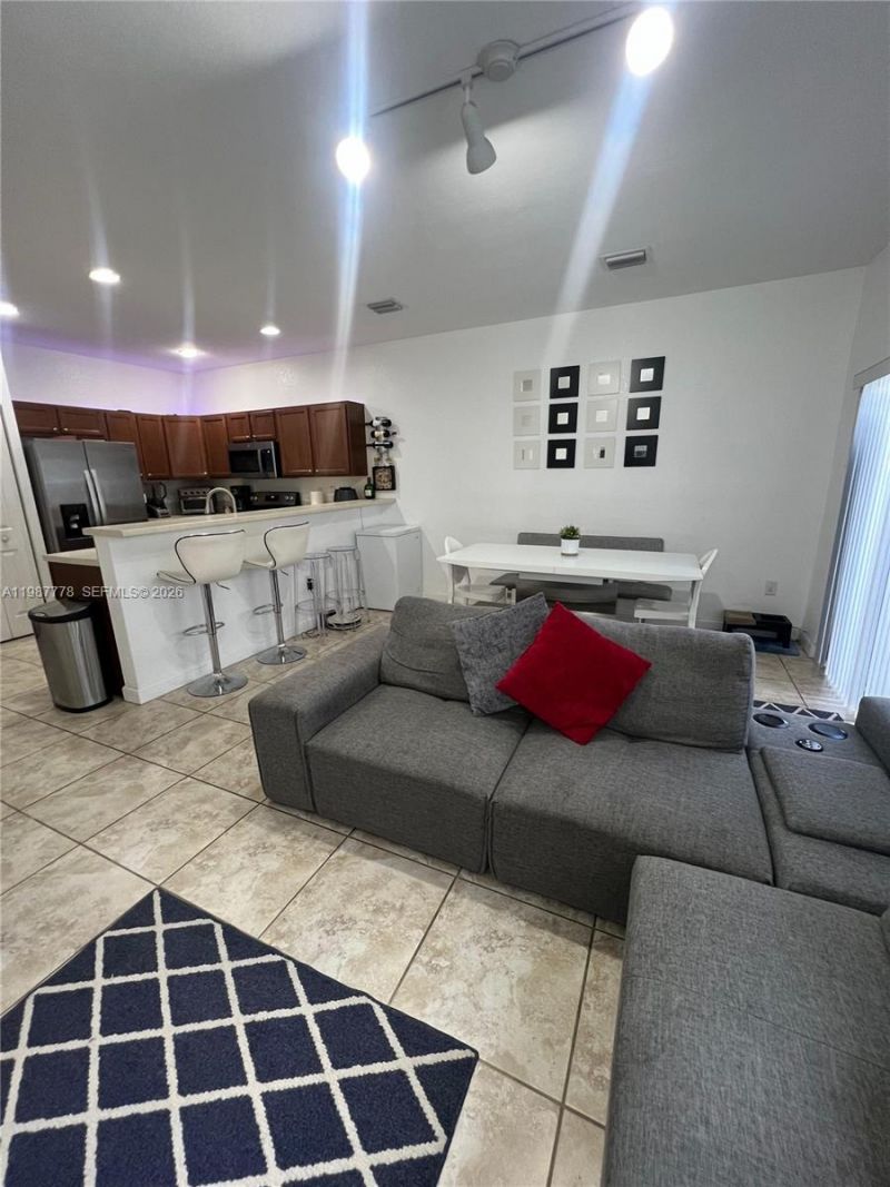 8925 W 35th Ct , Unit 8925, Hialeah, FL 33018 Photo