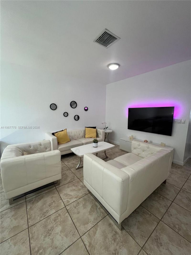 8925 W 35th Ct , Unit 8925, Hialeah, FL 33018 Photo