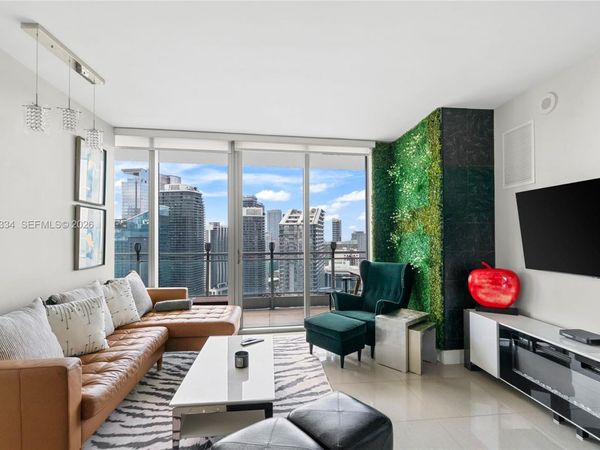 92 SW 3rd St , Unit 4702, Miami, FL 33130