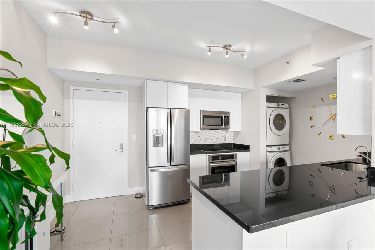 92 SW 3rd St, Unit 4702, Miami, FL 33130 Photo