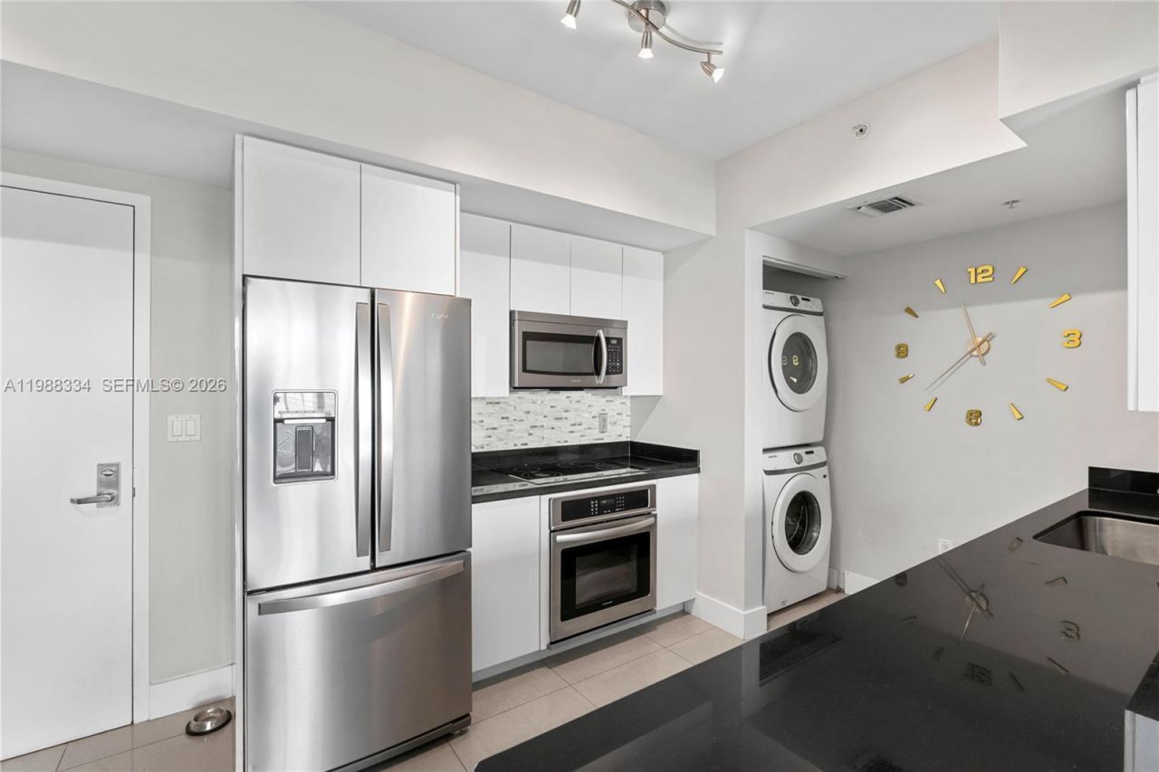 92 SW 3rd St, Unit 4702, Miami, FL 33130 Photo