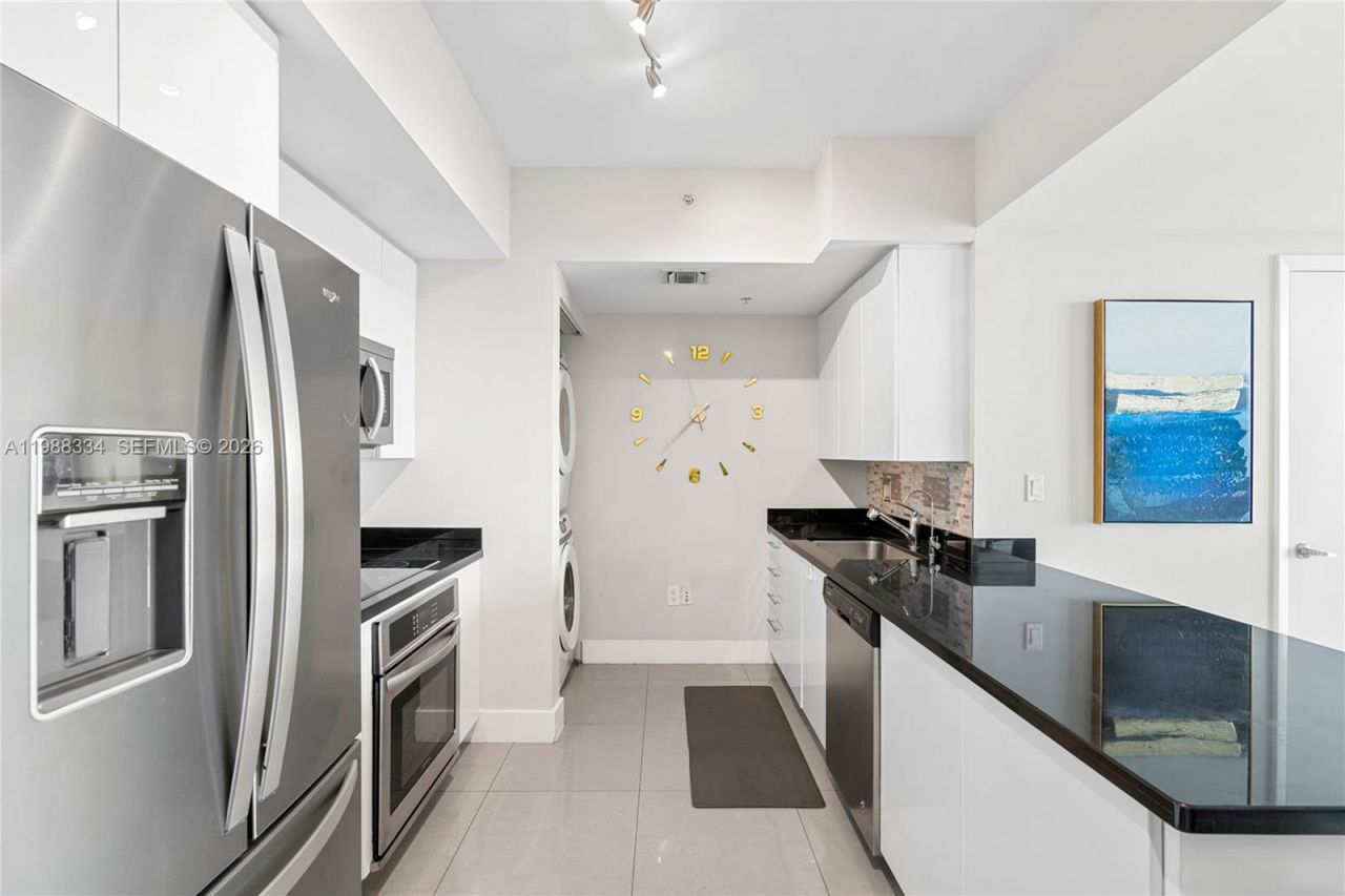 92 SW 3rd St, Unit 4702, Miami, FL 33130 Photo