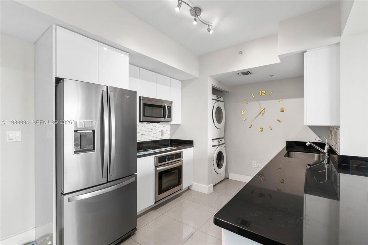 92 SW 3rd St, Unit 4702, Miami, FL 33130 Photo