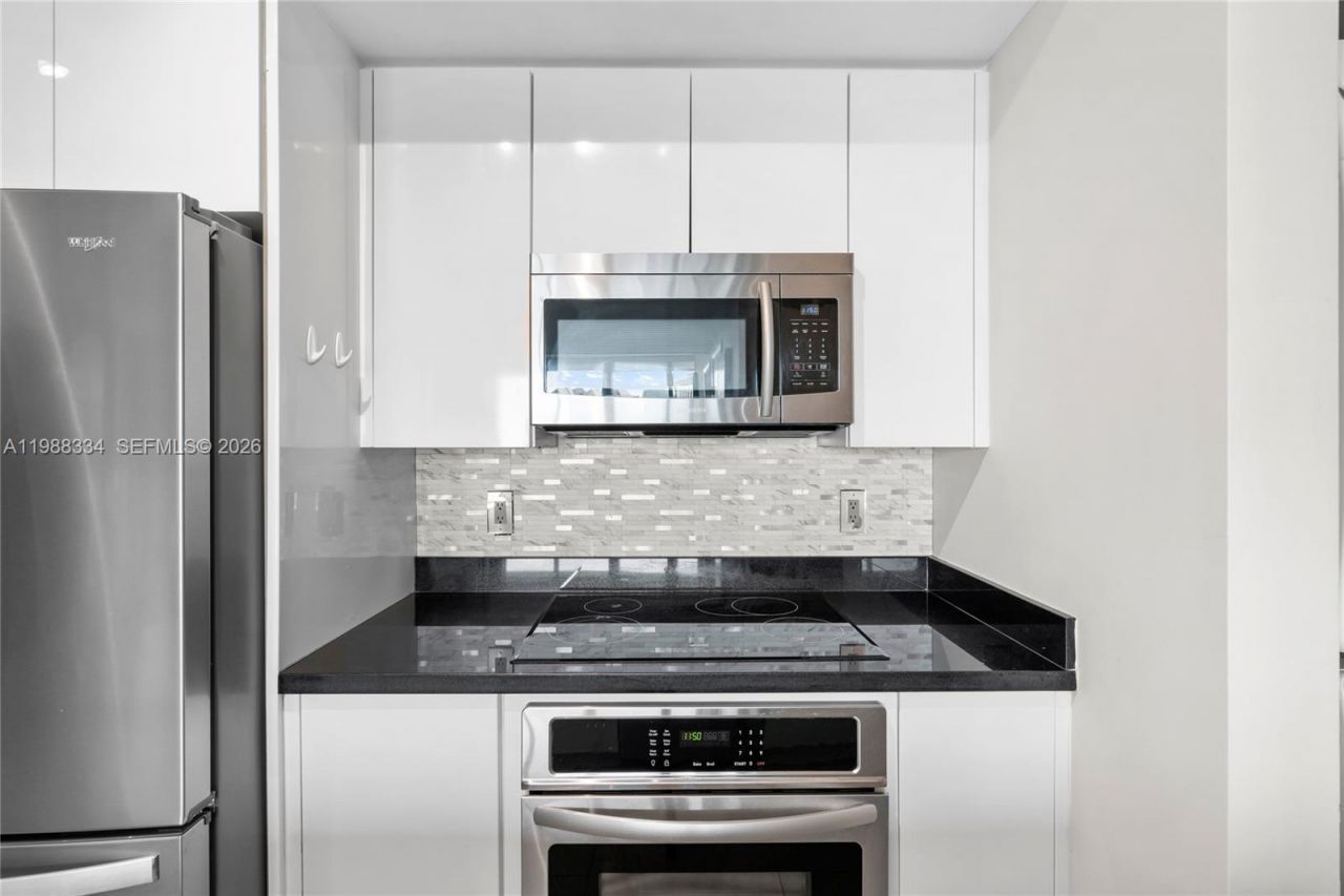 92 SW 3rd St, Unit 4702, Miami, FL 33130 Photo