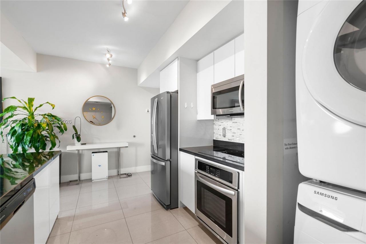 92 SW 3rd St, Unit 4702, Miami, FL 33130 Photo