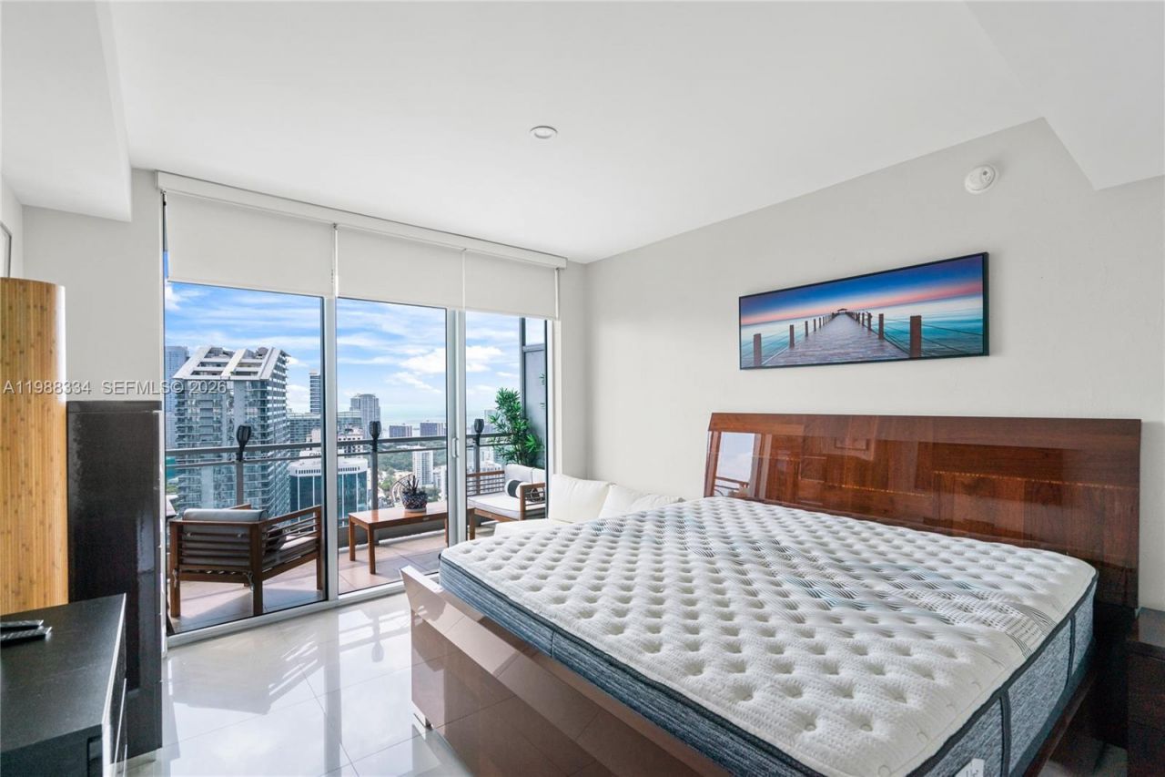 92 SW 3rd St, Unit 4702, Miami, FL 33130 Photo