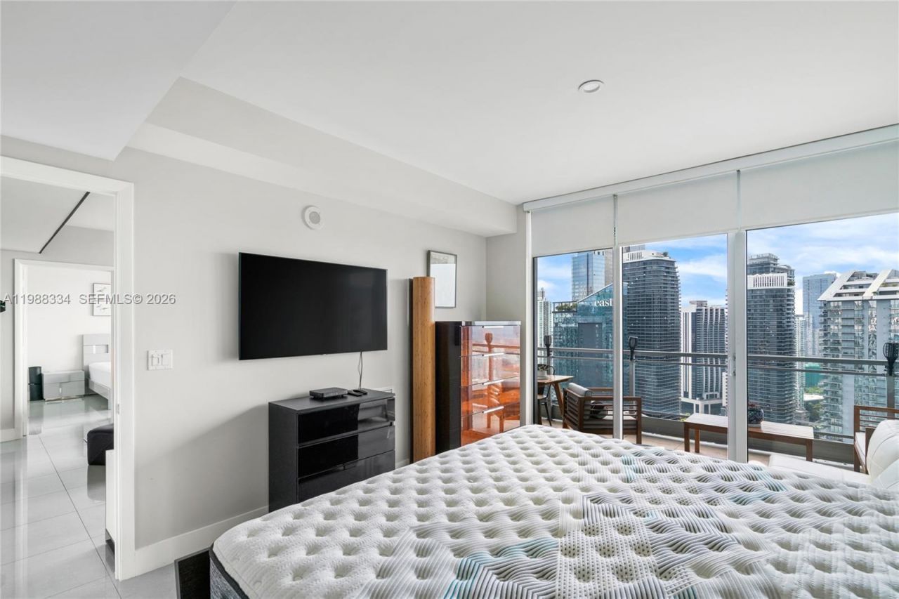 92 SW 3rd St, Unit 4702, Miami, FL 33130 Photo