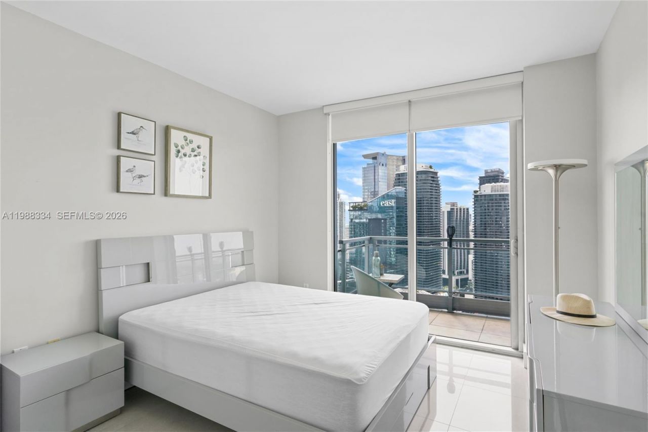 92 SW 3rd St, Unit 4702, Miami, FL 33130 Photo