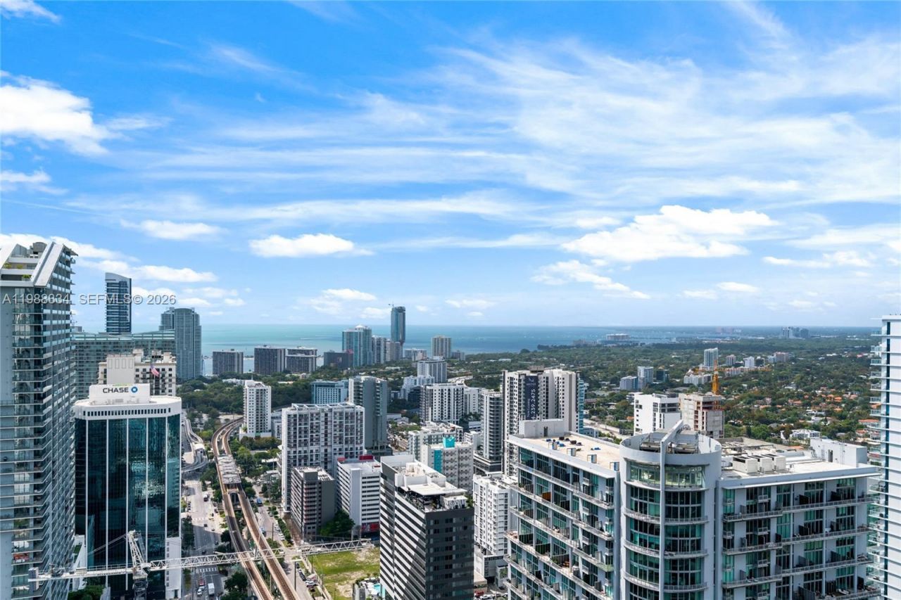 92 SW 3rd St, Unit 4702, Miami, FL 33130 Photo