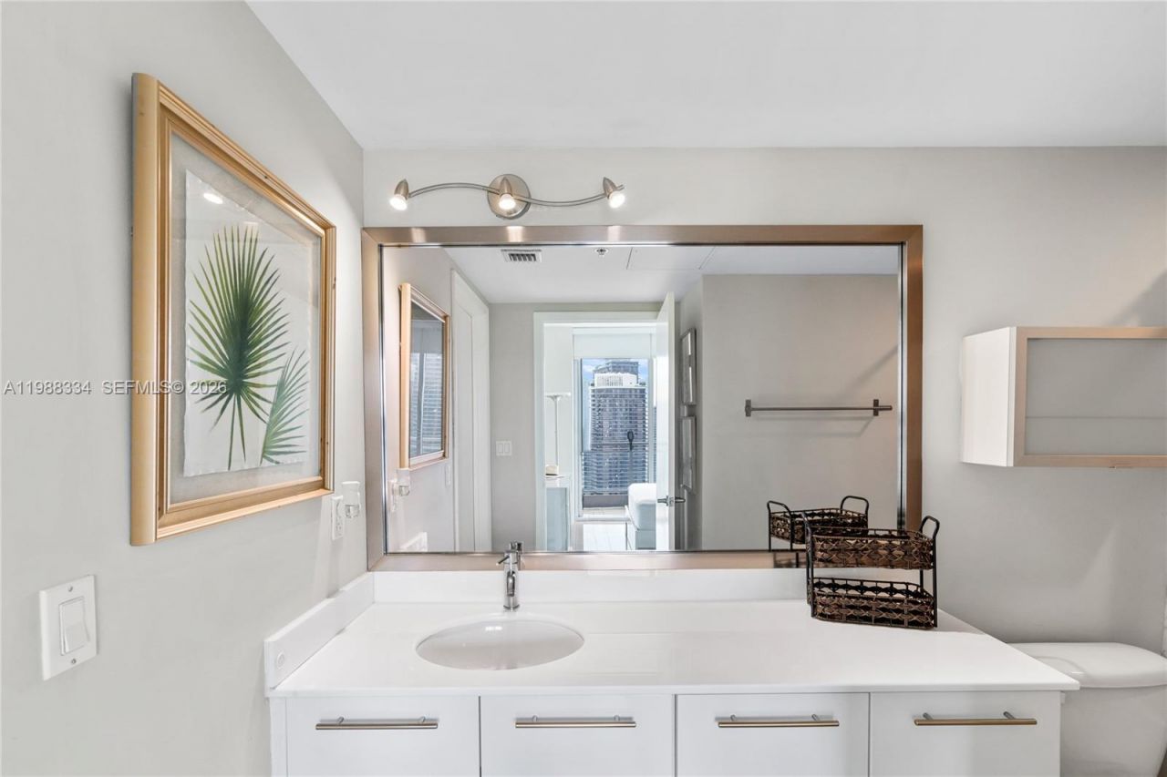 92 SW 3rd St, Unit 4702, Miami, FL 33130 Photo