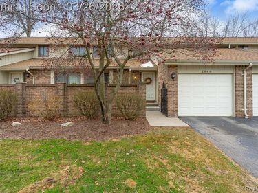 2849 Trailwood Drive, Rochester Hills, MI 48309