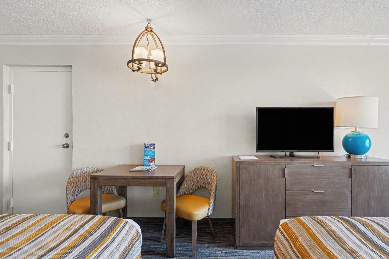 1105 S Ocean Blvd.  Photo 6