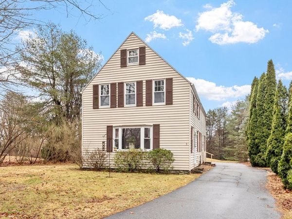 3 S Oxford Rd, Millbury, MA 01527