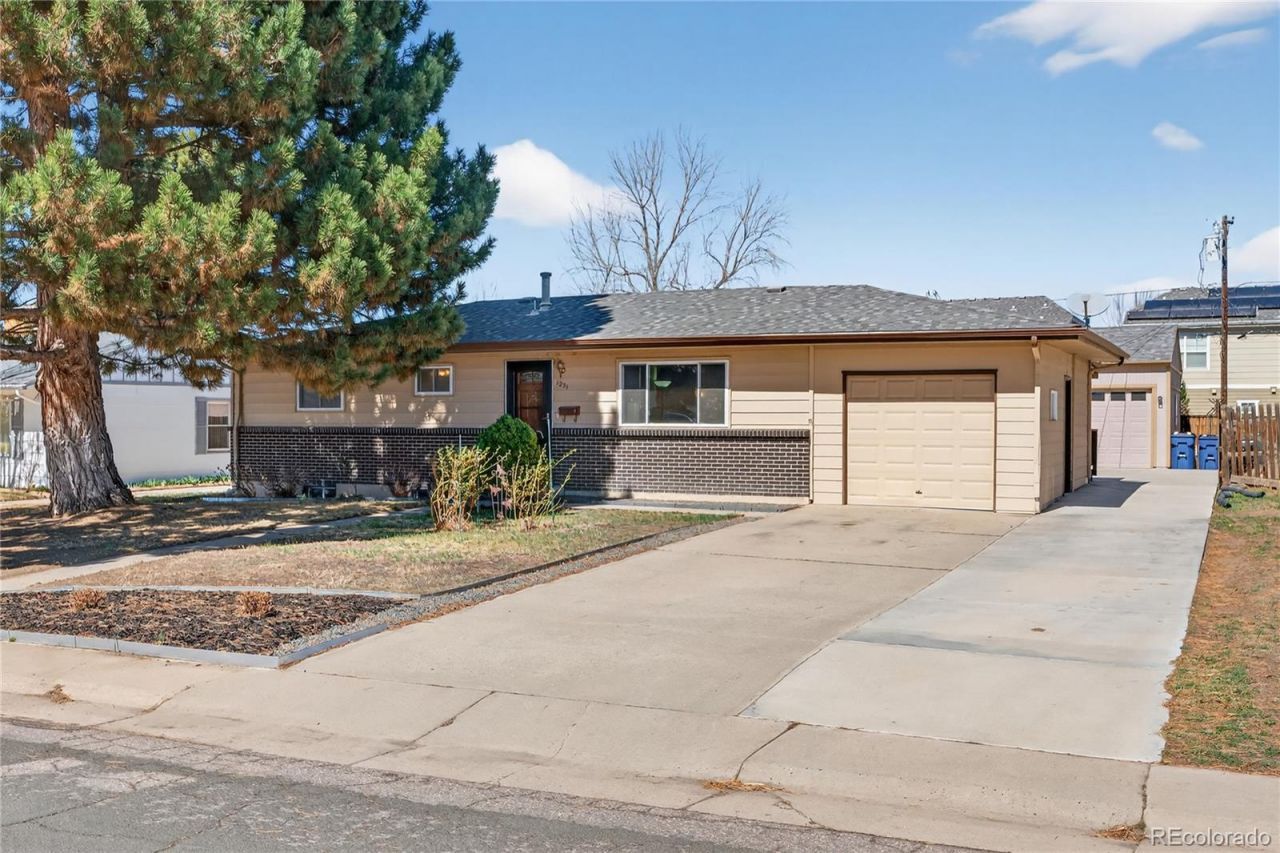 1231 W Radcliff Avenue, Englewood, CO 80110 Main Photo