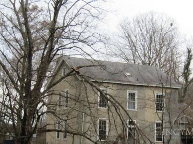 930 Eatondale Drive, Cincinnati, OH 45204 Photo 2