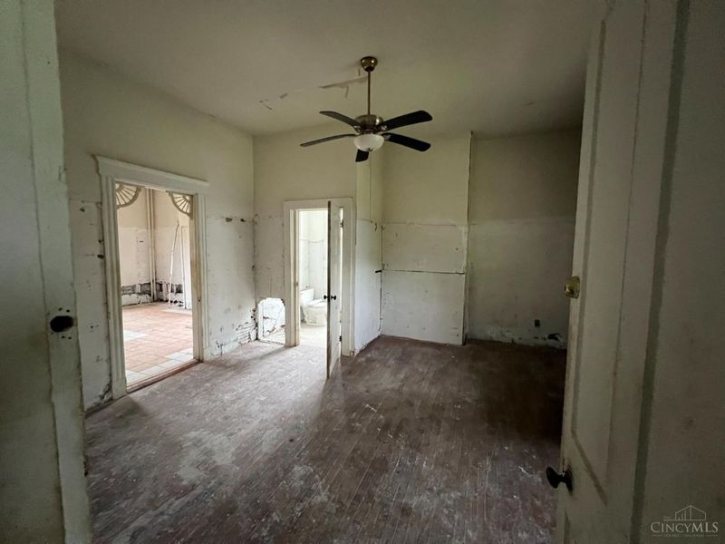 930 Eatondale Drive, Cincinnati, OH 45204 Photo 7