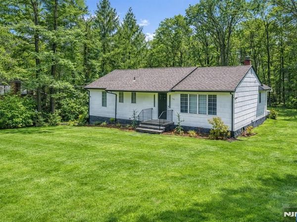 163 La Rue Road, WEST MILFORD, NJ 07435