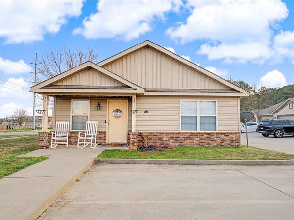 3300 SW Victoria Place , Unit 1-2, Bentonville, AR 72712