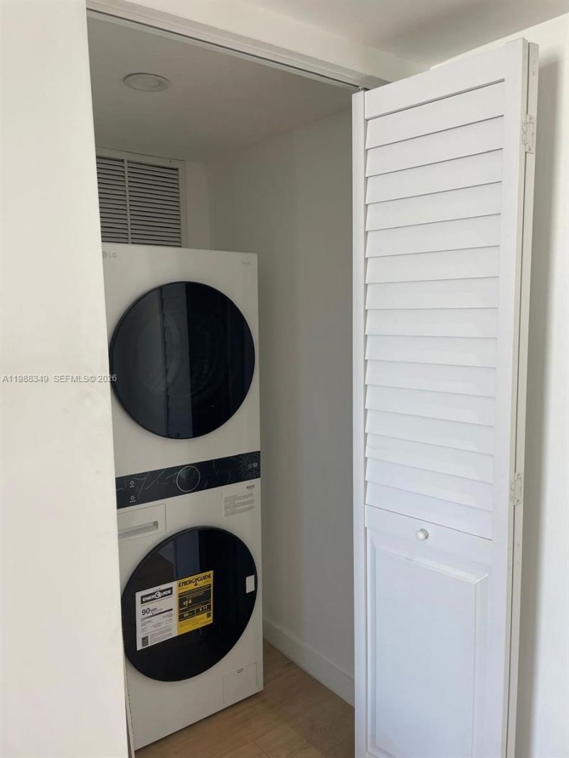 2829 Indian Creek Dr , Unit 806, Miami Beach, FL 33140 Photo