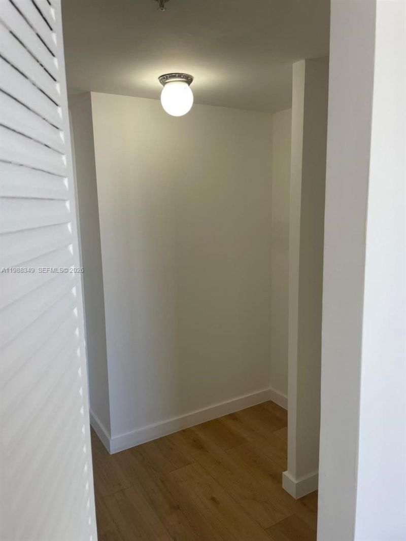 2829 Indian Creek Dr , Unit 806, Miami Beach, FL 33140 Photo