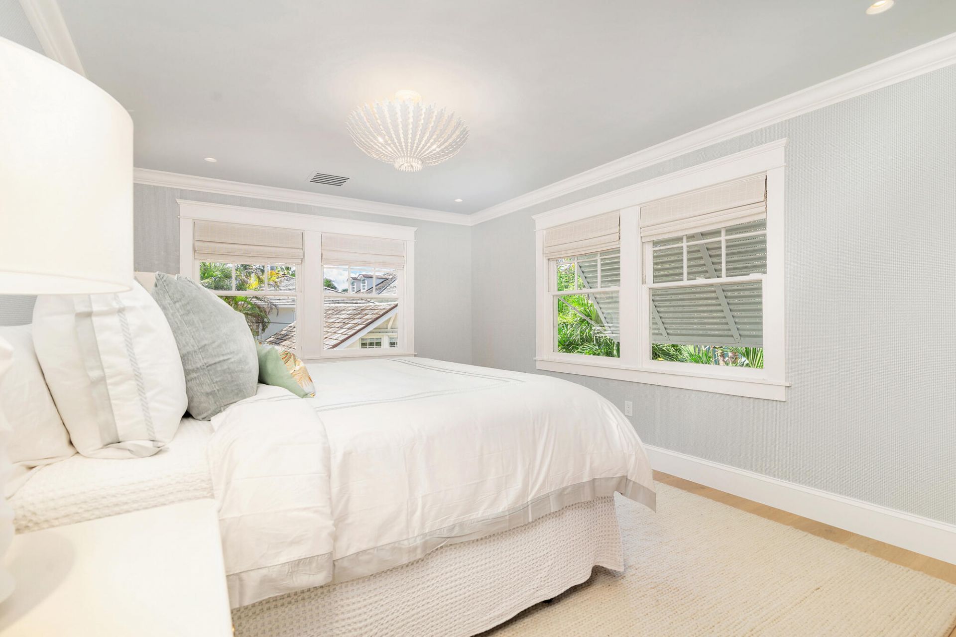 142 Seabreeze Avenue, Palm Beach, FL 33480 Photo