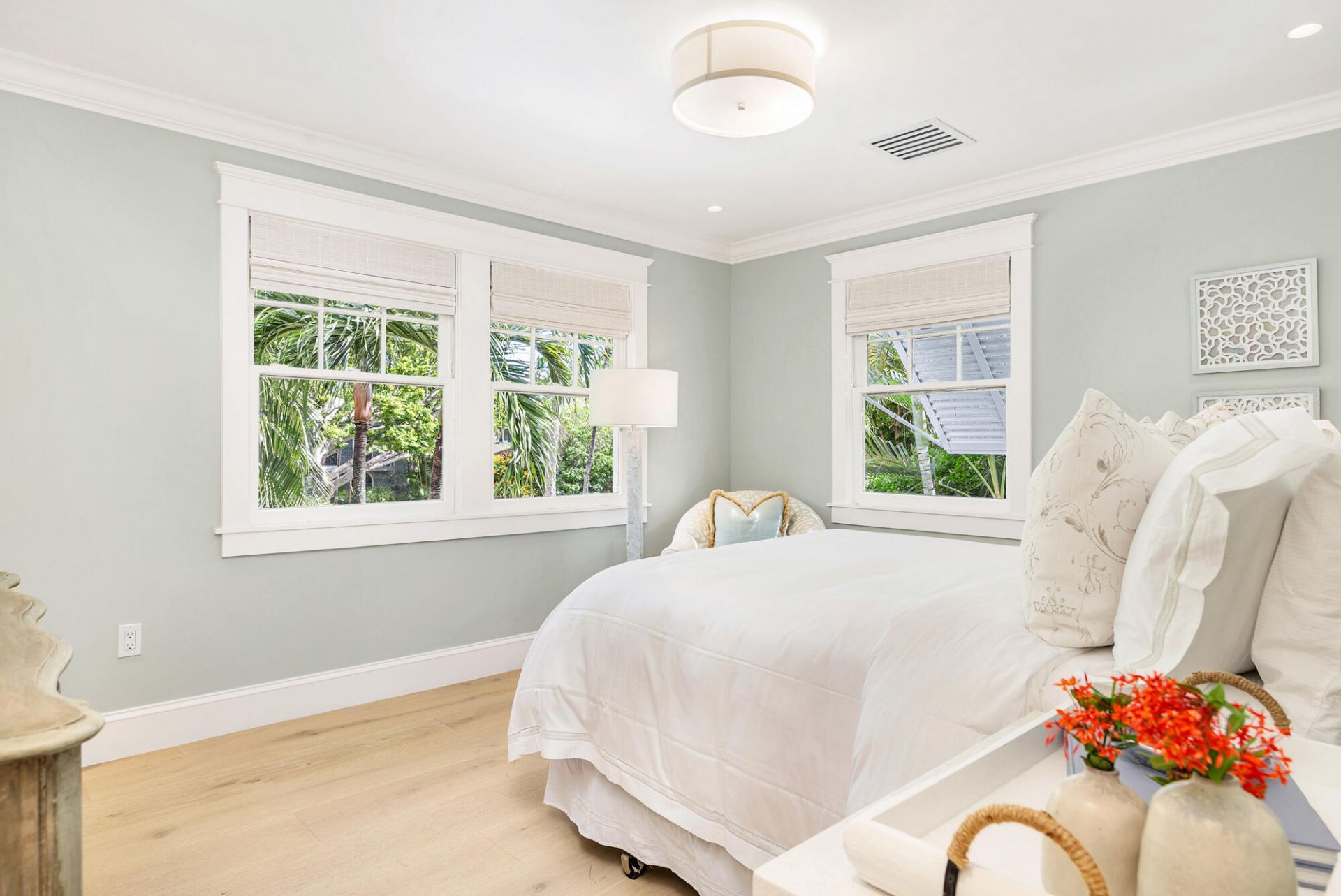 142 Seabreeze Avenue, Palm Beach, FL 33480 Photo