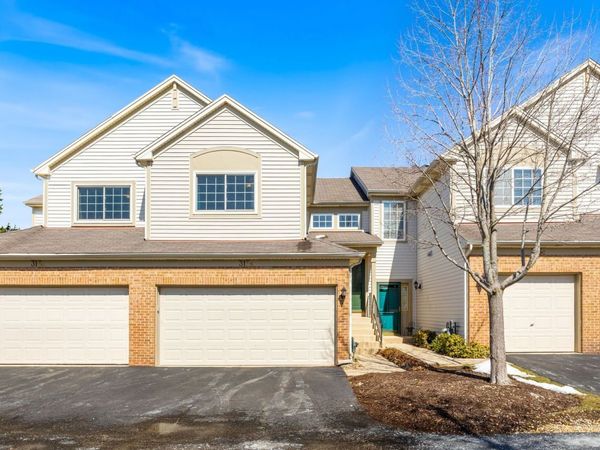 315 Thornwood Way , Unit B, South Elgin, IL 60177