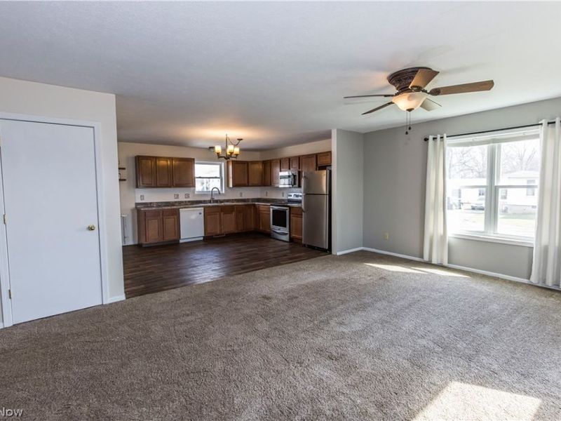 195 E Pennsylvania Avenue , Sebring, OH 44672 Photo 16