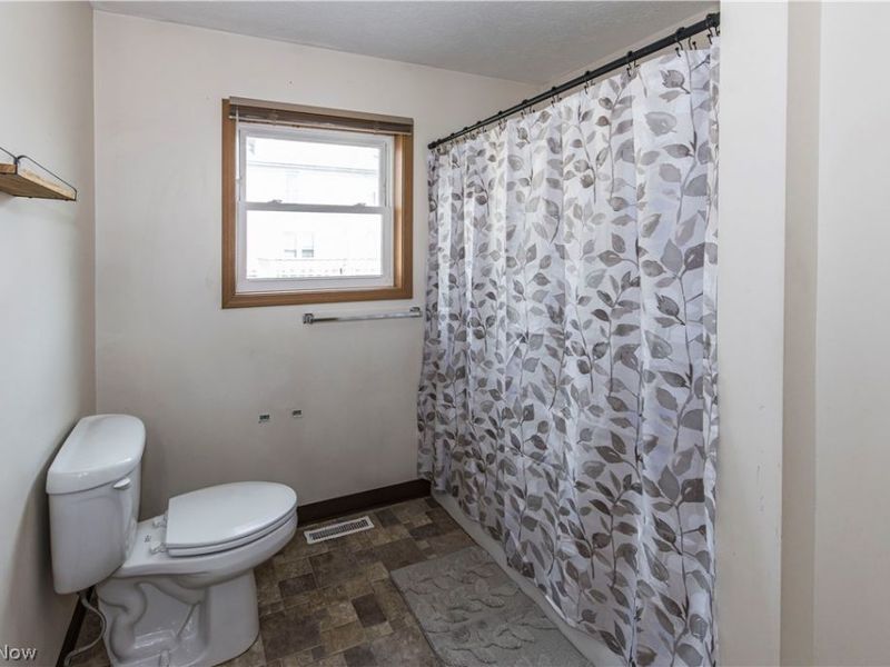 195 E Pennsylvania Avenue , Sebring, OH 44672 Photo 29